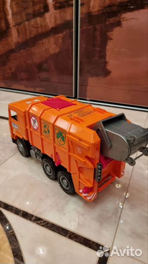 Мусоровоз bruder