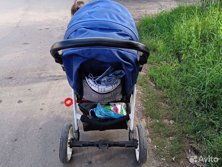 Прогулочная коляска