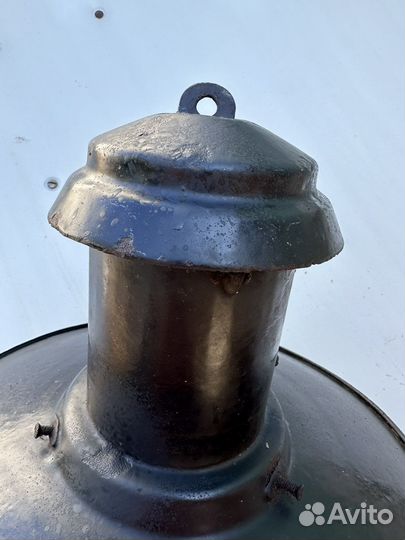 Старинный уличный фонарь