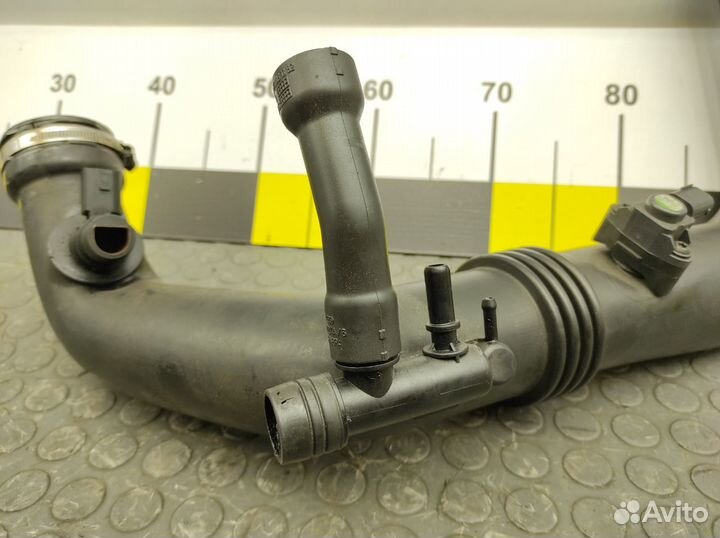 Патрубок воздушный Mercedes-Benz W204 M271.820