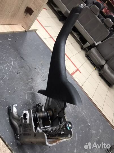 Рычаг стояночного тормоза Chevrolet Cruze 2009-201