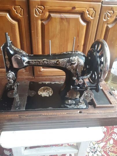 Швейная машина Singer