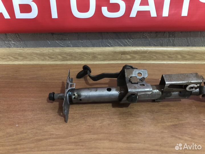 Toyota Avensis Verso рулевая колонка