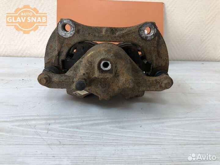 Суппорт передний правый Opel Astra J