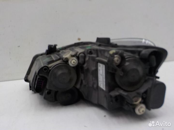 Фара правая Volkswagen Polo