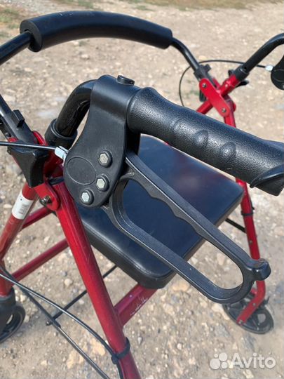 Ходунки для взрослых на колесах с сидением