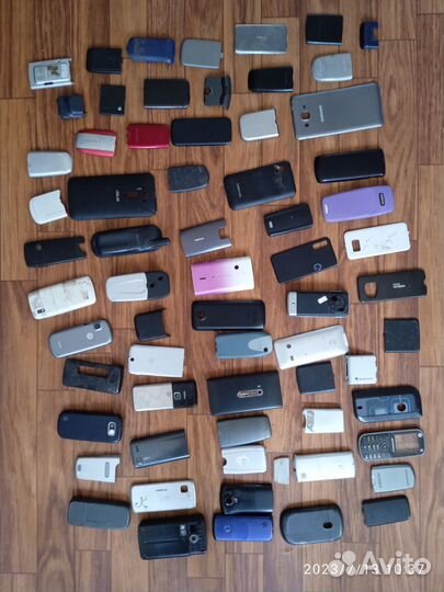 Крышки от кнопочных телефонов