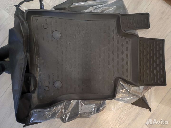 Автомобильные коврики резиновые
