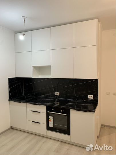 Кухня в студию до потолка ксп:42353