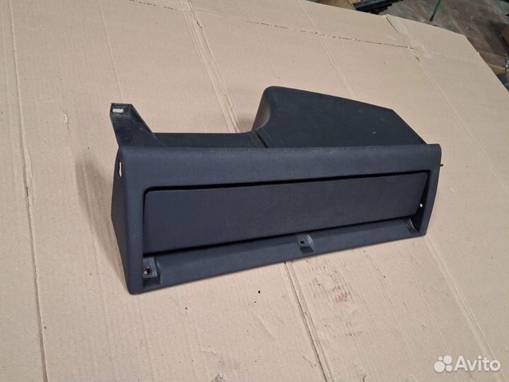 Бардачок Volkswagen Passat B3 88-92г