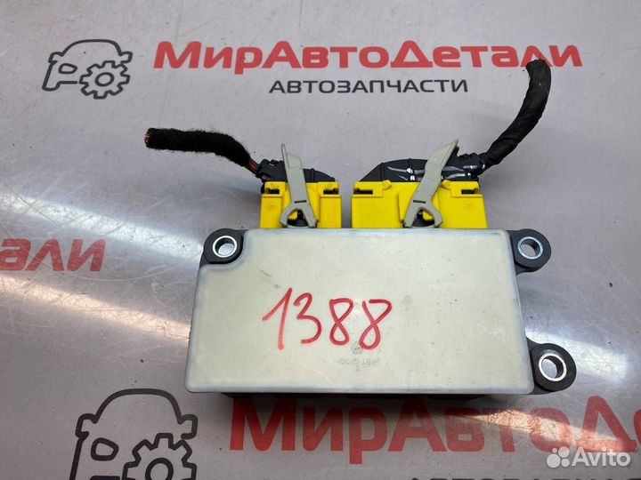 Блок управления подушками безопасности Chevrolet 3