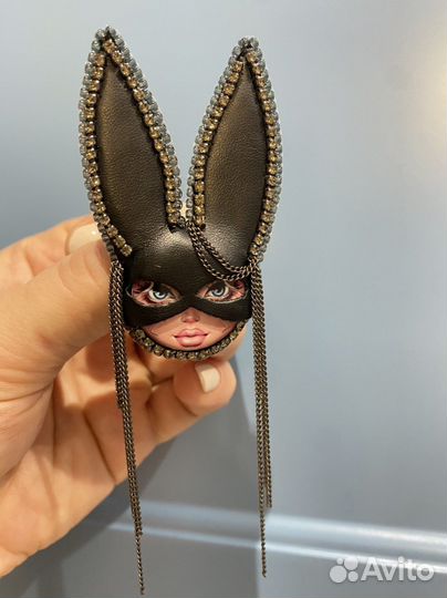 Брошь «Зайка Playboy»