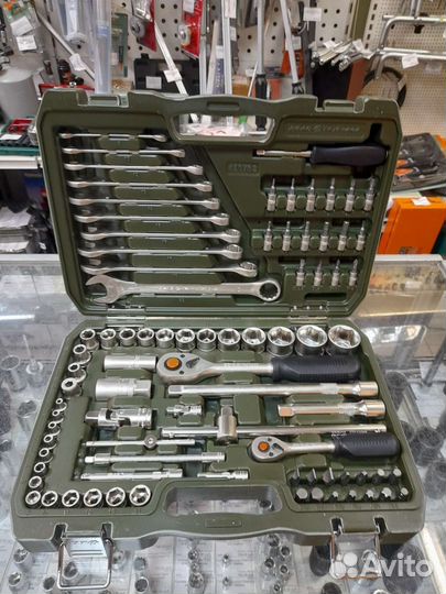 Набор инструментов 82 пр. Дело Техники 620782