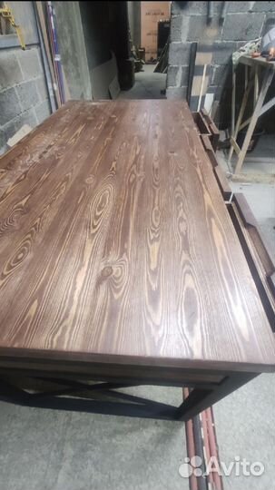 Компьютерный стол в стиле лофт из массива