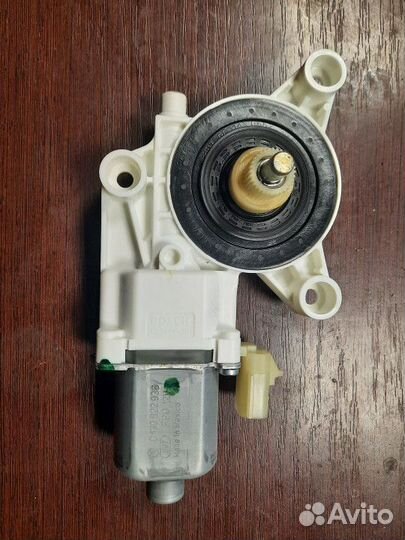 Моторчик стеклоподъемника задний левый Chrysler