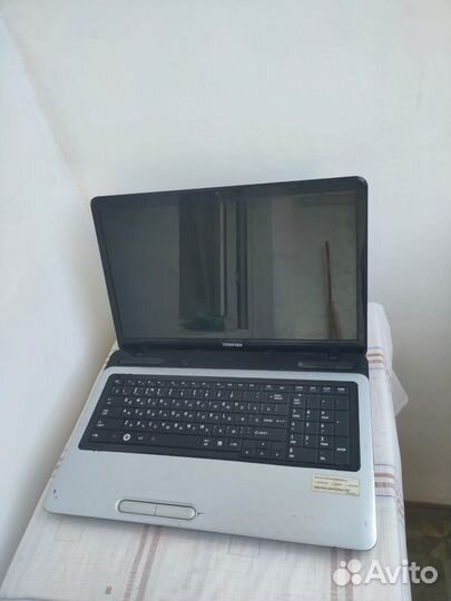 Мощный 17 дюймовый (Core i5 6Gb GeForce GT525m)