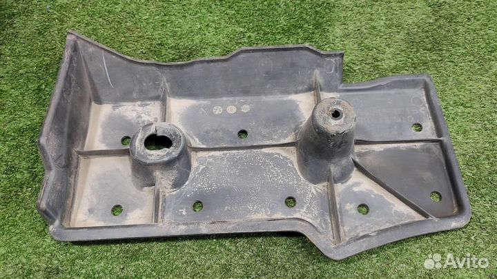 Защита днища левая Toyota Verso R2 2017