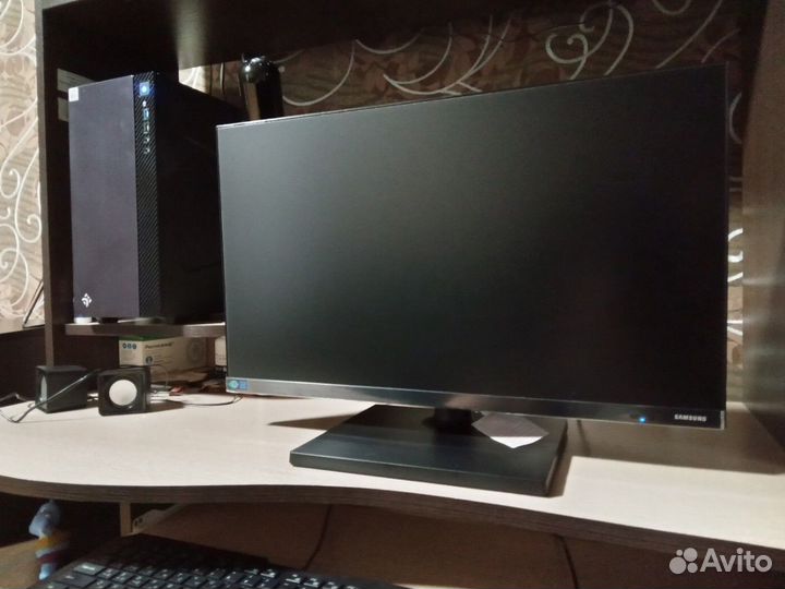 Монитор Samsung F24T450FZI