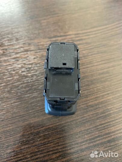 Кнопка стеклоподъемника задняя Porsche Cayenne 958