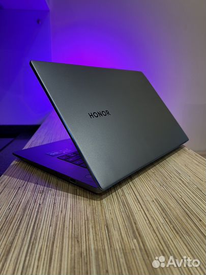 Honor magicbook 15/Ryzen 5/SSD 250/8gb