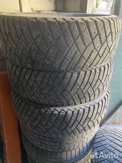 Goodyear Ultragrip Ice Arctic 215/65 R16