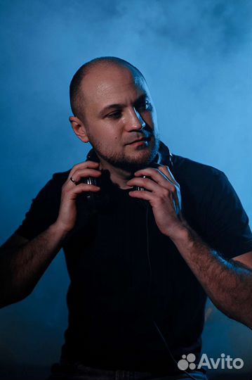 Диджей (Dj), ведущий, звук, свет, дым, проектор