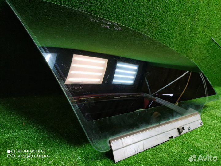 Стекло двери переднее правое Opel Astra H