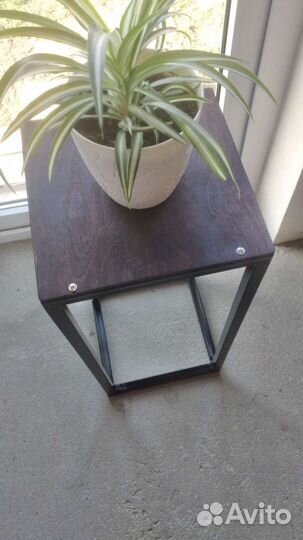 Подставка для цветов напольная металлическая