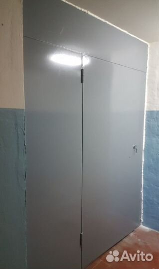 Тамбурная дверь в квартиру