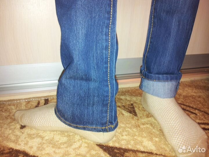 Джинсы новые и стильные на девочку Many Many 24р