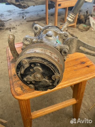 Компрессор кондиционера volvo 440 Вольво 440