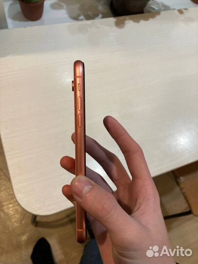 iPhone Xr, 64 ГБ