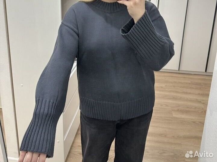 Свитер серый