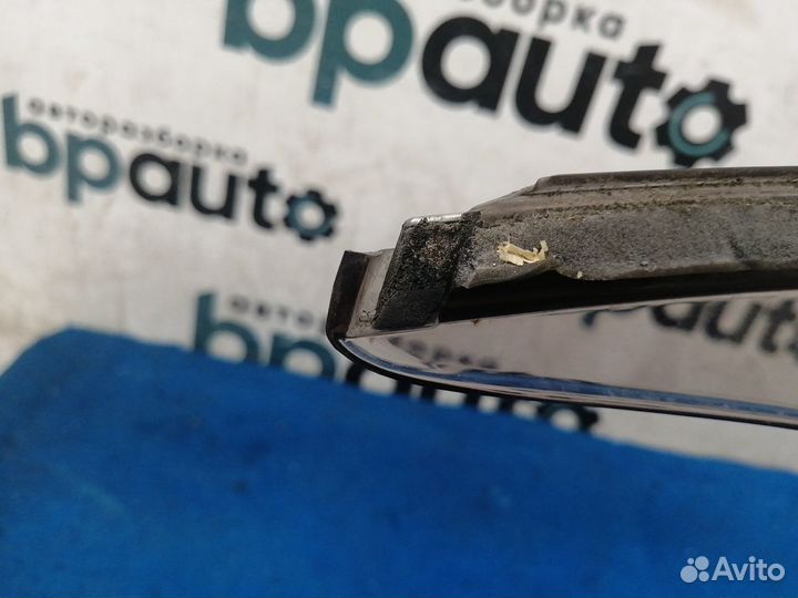 Ветровик задний левый Toyota Camry