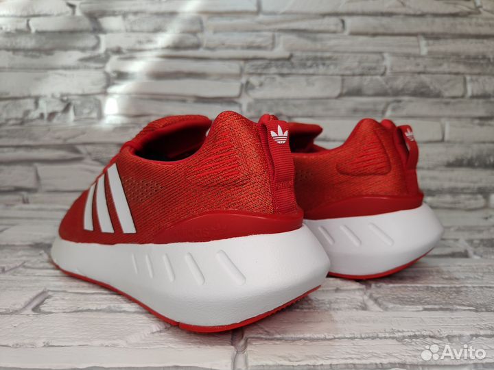 Кроссовки Adidas Originals Swift Run 22. Оригинал