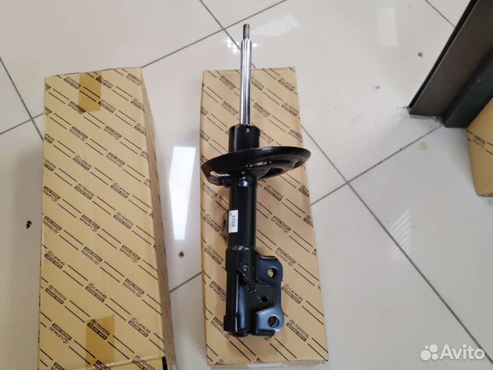 Амортизаторы передние camry 70 3.5 Япония