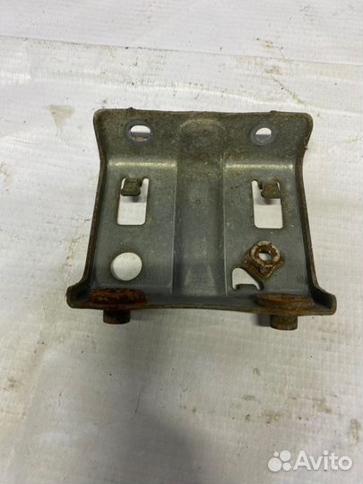 Крепление переднего клюва Honda Tact AF-24