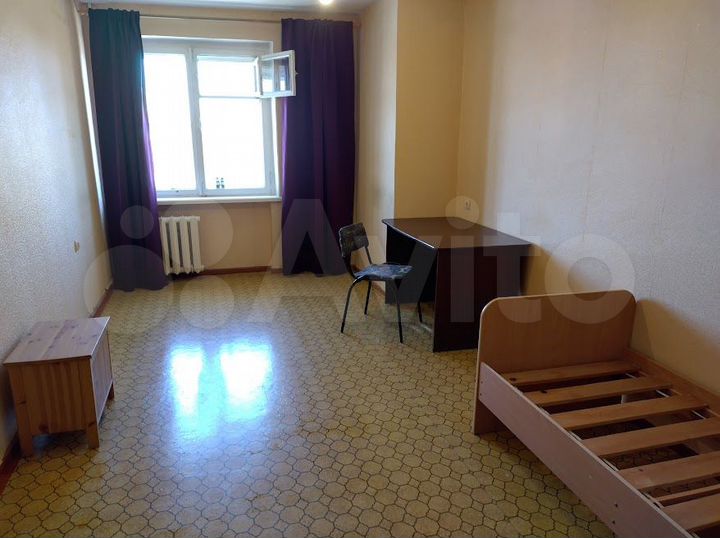 Комната 14 м² в 2-к., 4/5 эт.
