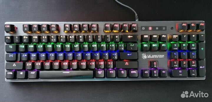 Механическая клавиатура с RGB bloody b760