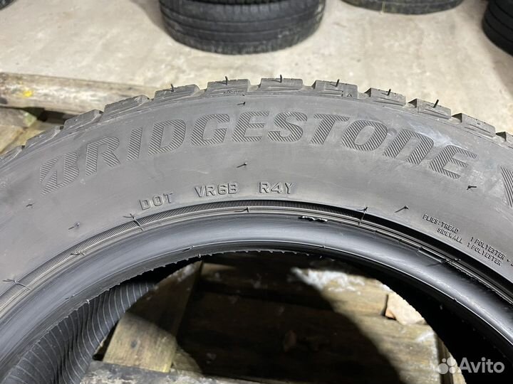 Bridgestone Blizzak LM-80 Evo 235/55 R17