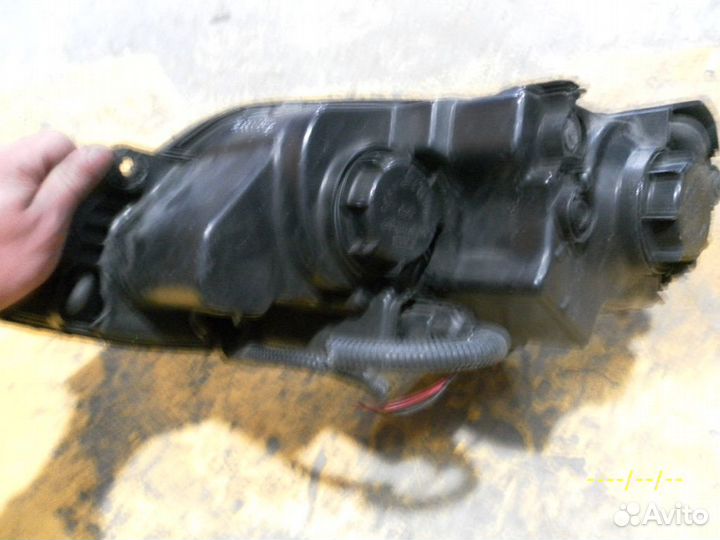 Фара правая Kia Sorento 1 Киа Соренто 1 поколение