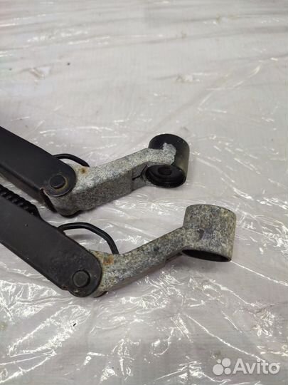 Поводок стеклоочистителя FAW V5