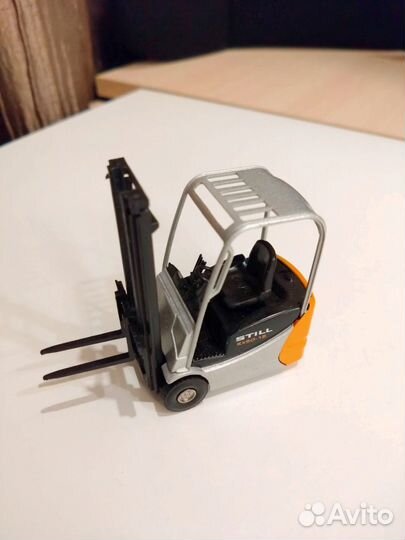 Модель вилочного погрузчика Still RX50-15 1/40