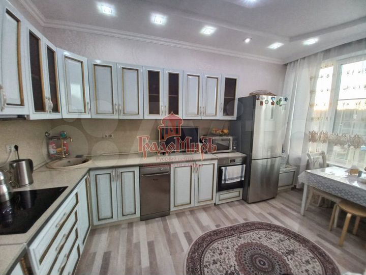 2-к. квартира, 64 м², 2/14 эт.