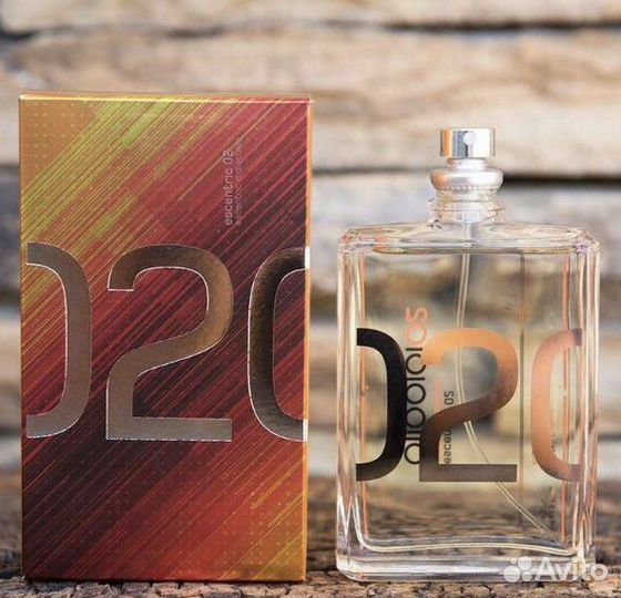 Escentric Molecules 02