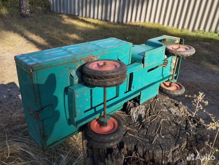 Игрушка машинка железная СССР