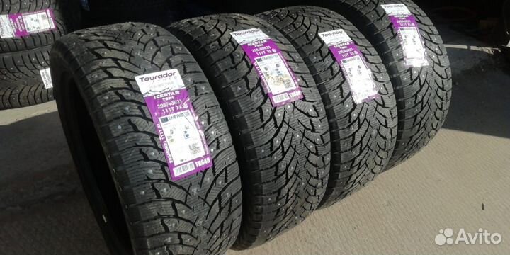 Tourador Ice Star TSW1 295/40 R21 111T