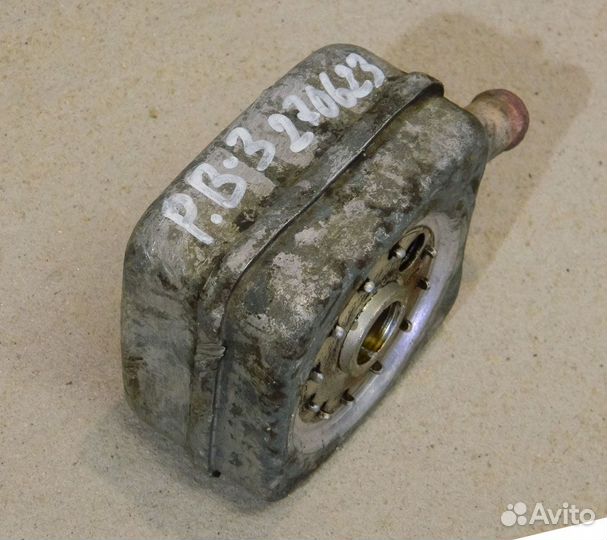 Радиатор масляный Passat B3