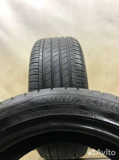 Goodyear EfficientGrip Performance 235/45 R18 94W