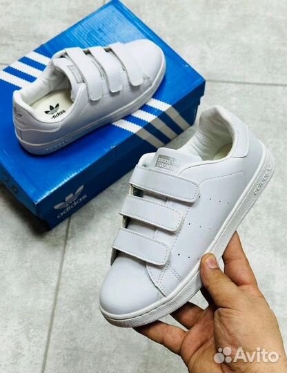 Белые кеды на липучках adidas
